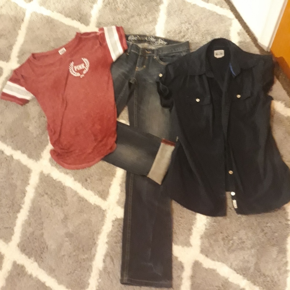 Vs and Converse assemble